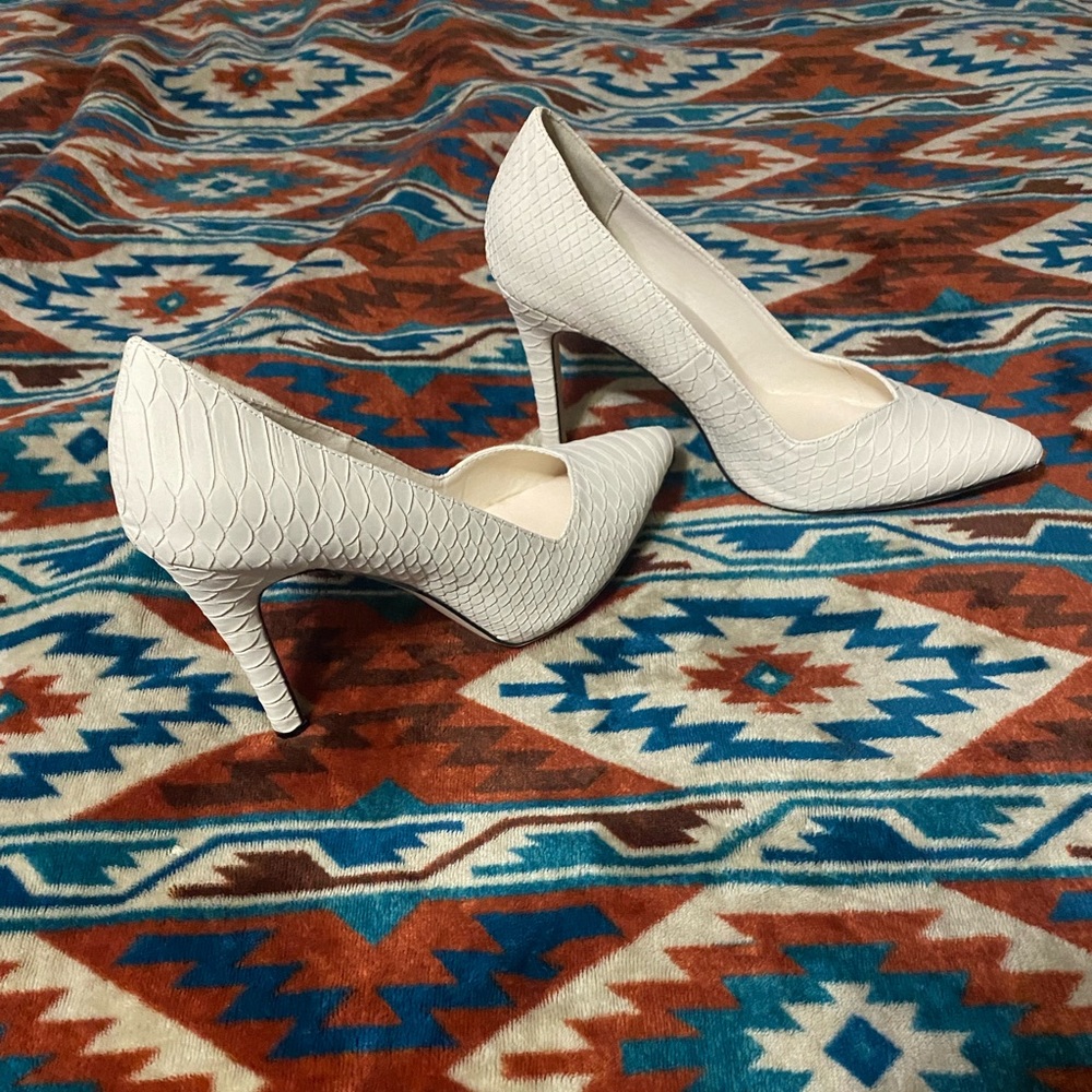 White Mia Python heels. Size 9. Worn once. Cushion insoles.